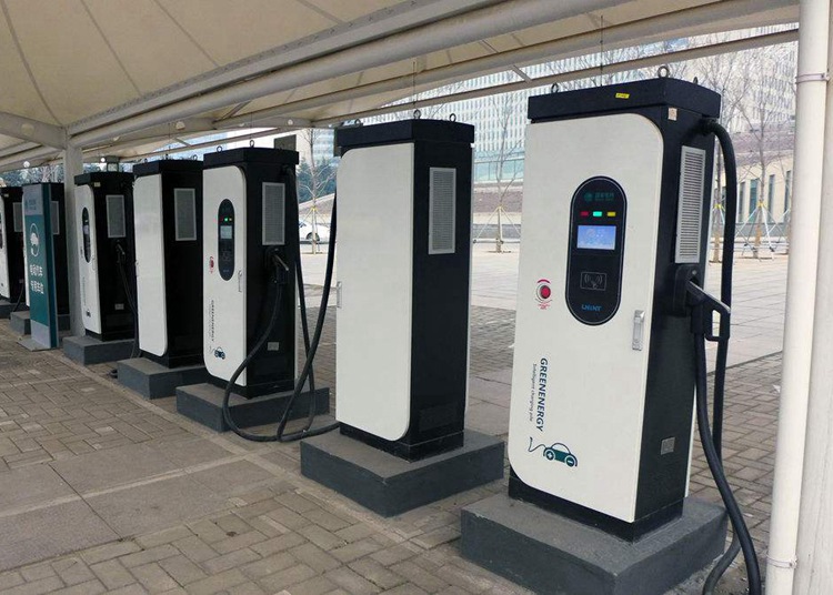 充電樁靠什么充電？