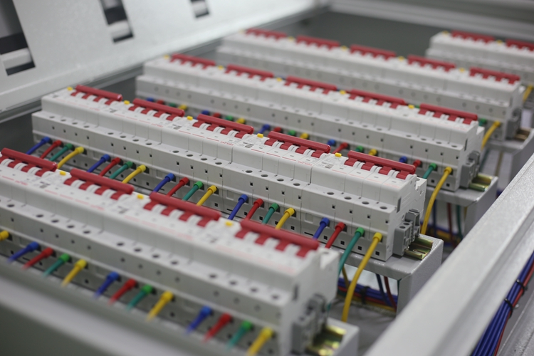 低壓配電箱使用注意事項(xiàng)