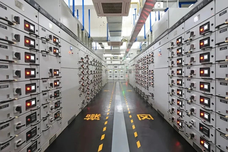 選擇專(zhuān)業(yè)的變壓器安裝工程公司，為您的企業(yè)穩(wěn)健運(yùn)行保駕護(hù)航2